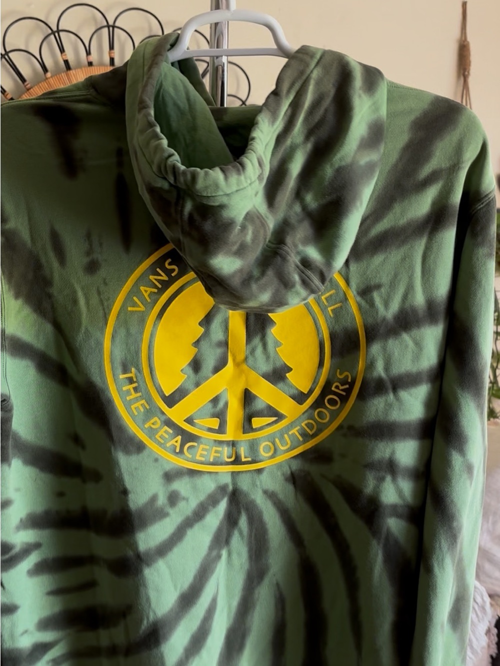 Off The Wall The Peaceful Outdoors Green Tie Dye Hoodie Sweatshirt Size L
